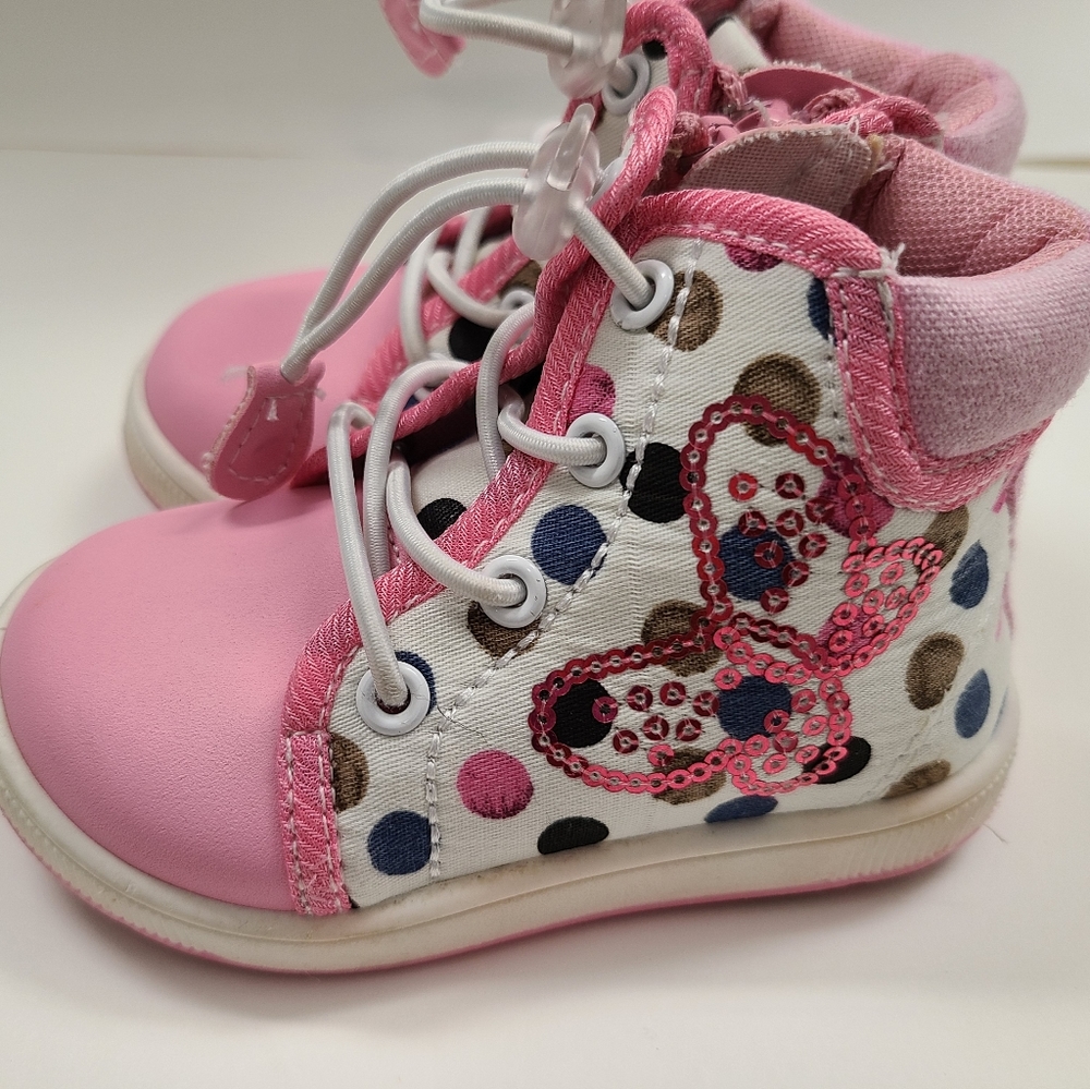 Oomphies toddler boots size 6